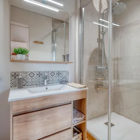 Les Echaunes بيت للعطل *