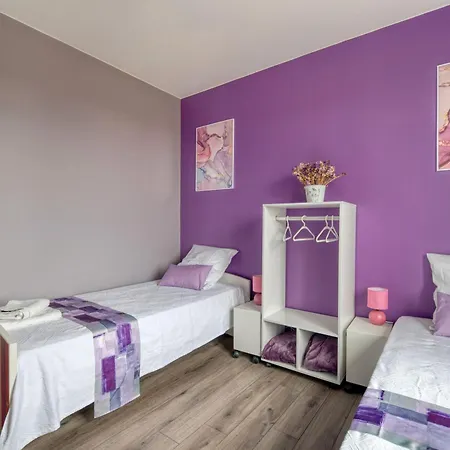 Les Echaunes بيت للعطل